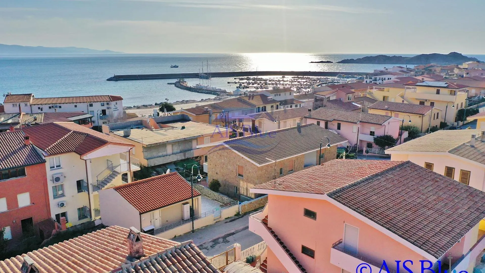 B.21 La Passiflora - 120 Mt. Dalla Spiaggia Isola Rossa  Isola Rossa (Sassari)