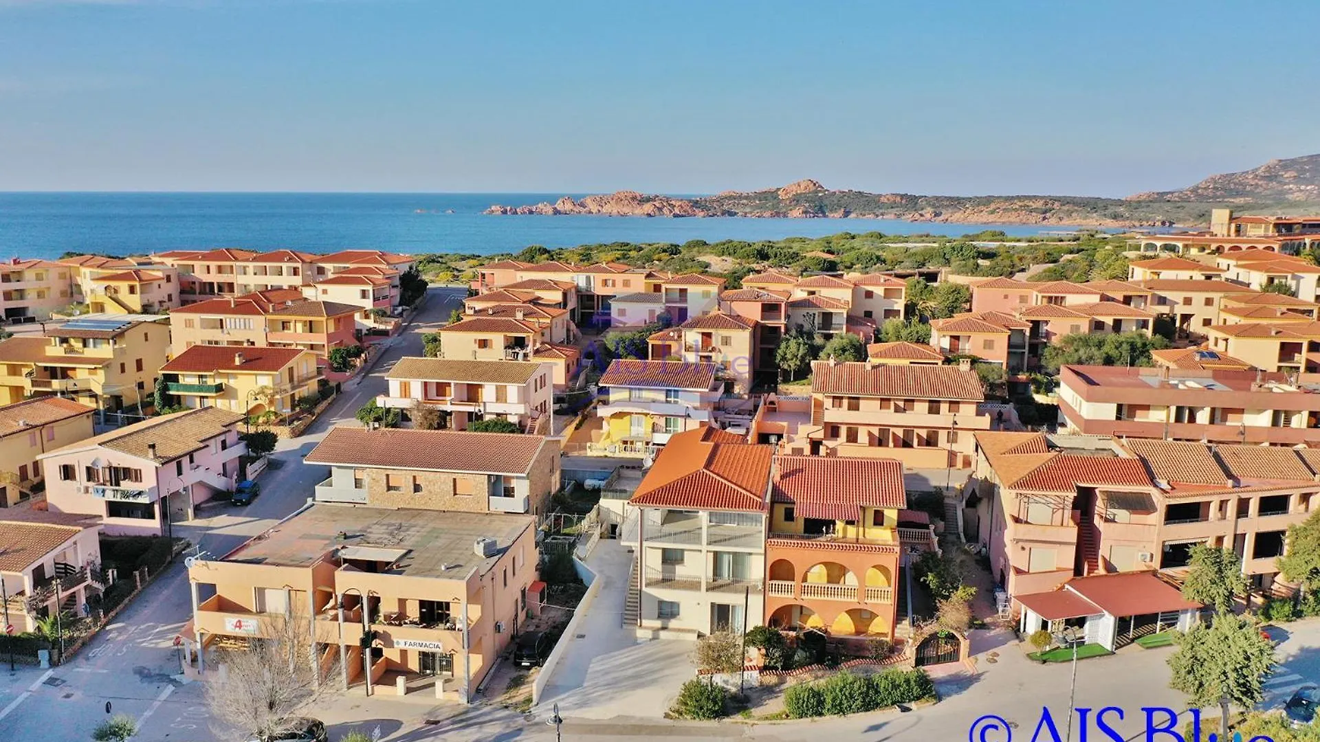B.21 La Passiflora - 120 Mt. Dalla Spiaggia Isola Rossa  Apartment